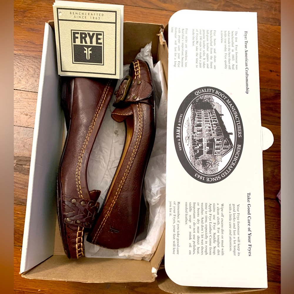 FRYE CARSON BALLET
72126
3472126-COG
COGNAC
8M